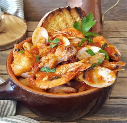  La Zuppa di Pesce di Ningde: Un Caldo Abbraccio Marinaro Con un Tocco Piccante!