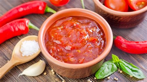  Scalzi con Salsa Piccante e Profumo di Agrumi! Un Viaggio Gastronomico nel Cuore della Cina